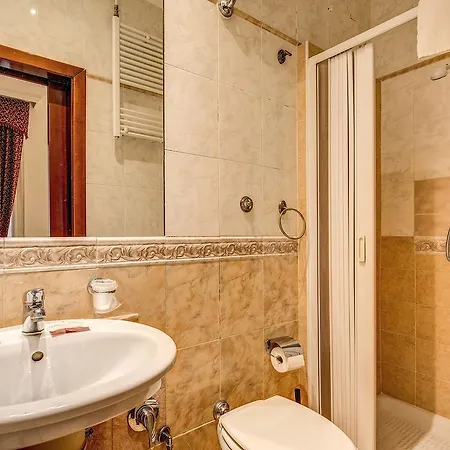 Virginia Hotel 2*