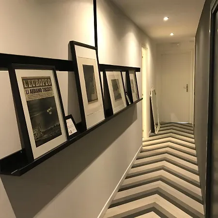 Gallery 2*