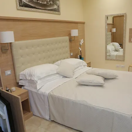 מלון Esposizione Palace 2*