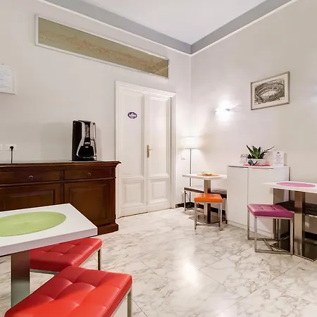 2 Passi Al Colosseo Bed & Breakfast Řím
