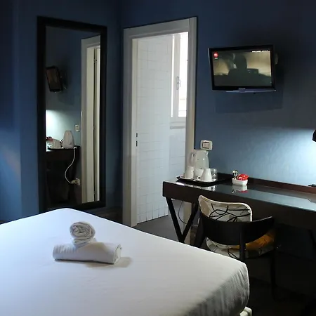 Degli Antiquari 2* Рим