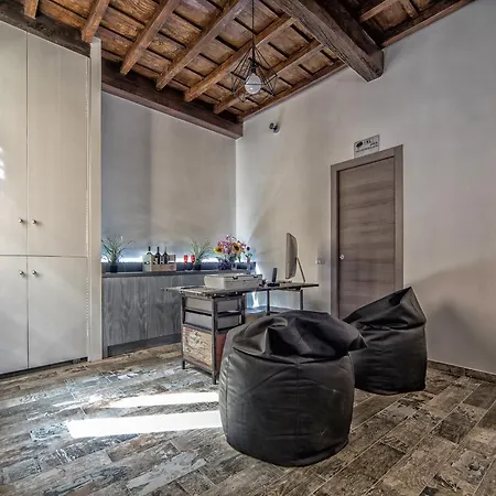 Starhome Navona Roma