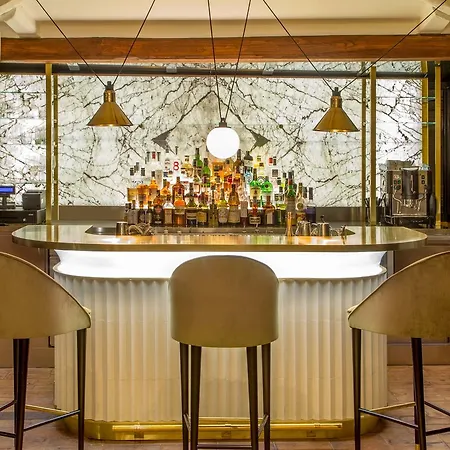 Отель 9hotel Cesari 4*