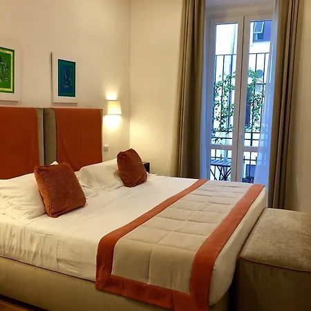 900 Piazza Del Popolo Bed & Breakfast