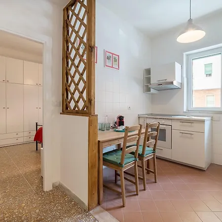 Apartment Red & White Vatican