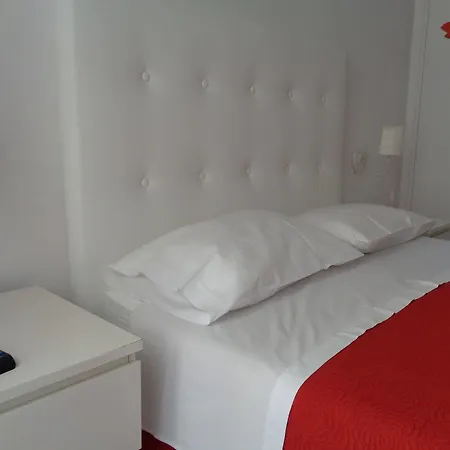 Interno 9 2*