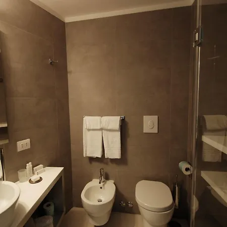 Lungotevere 2* Рим