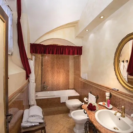 فندق Castello Della Castelluccia 4*