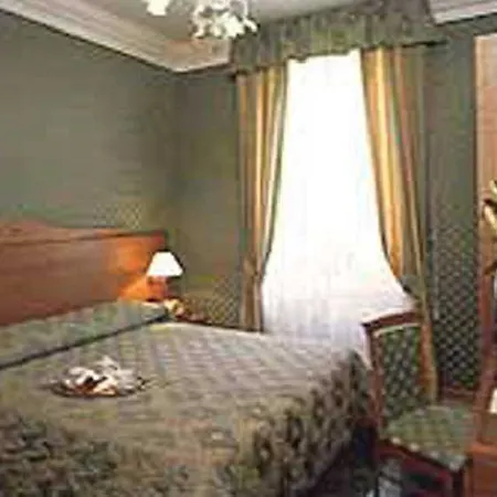 Hotel Contilia 3*
