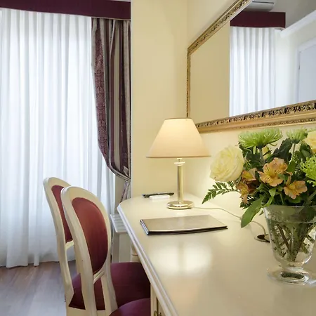 Relais Frattina Konukevi 2*