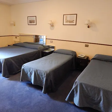 Garda Hotel 3*