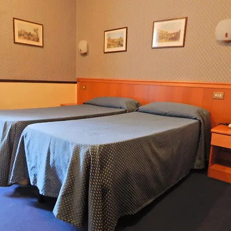 Garda Hotel 3*