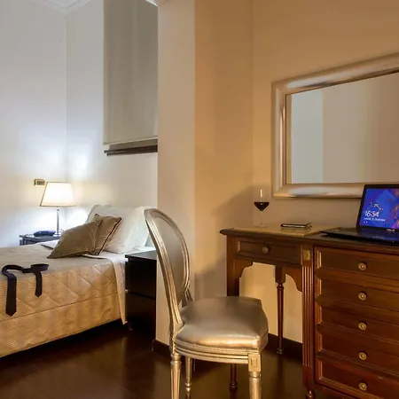 Szálloda Del Corso 3*