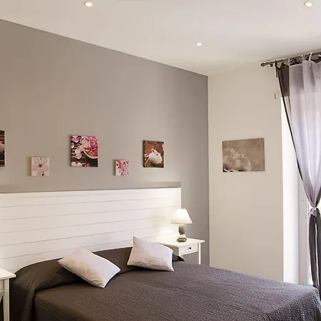 Le Cupole 2* Rome