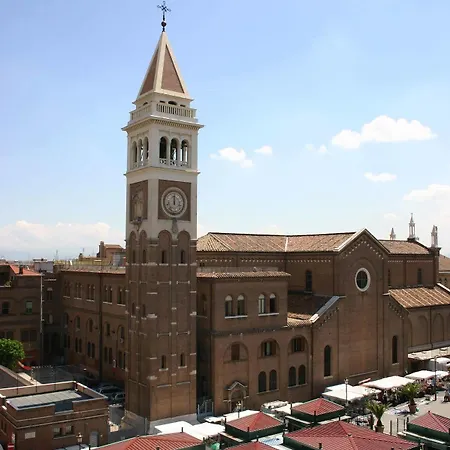 Laurentia Hotel