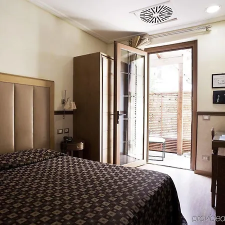 Select Garden Hotell