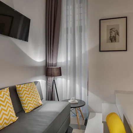 Hotel Navona Theatre 3*