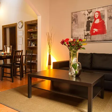 In And Out Piazza Navona Hotell Rom