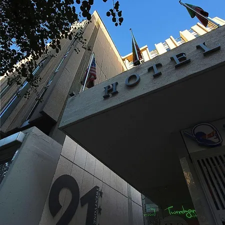 Hotel Twentyone 4*