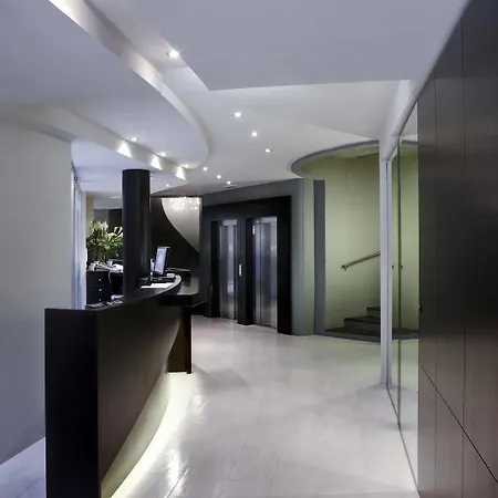 Hotel Twentyone 4*