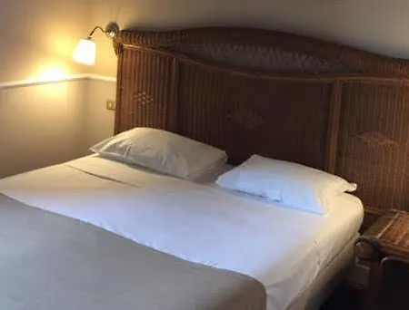 Grand Colony Hotel 3*