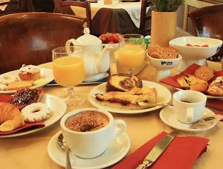 Hotel Grand Colony 3*