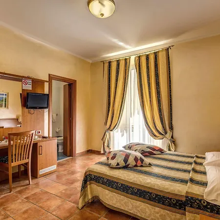 Maryelen Hotel 2*