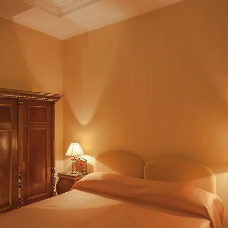 La Maison Royale Bed & Breakfast
