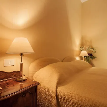 La Maison Royale Bed & Breakfast 3*