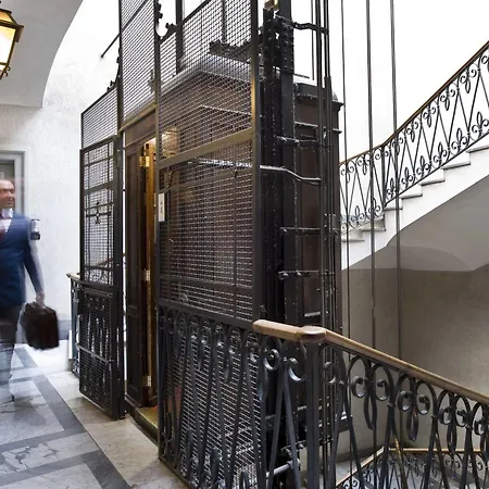 38 Viminale Street 2* Rome