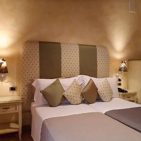 Condotti 2* روما