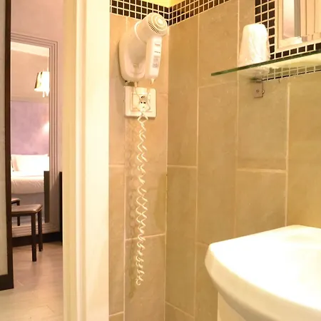 Tiburtina House Guest house