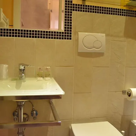 Tiburtina House Guest house 2*