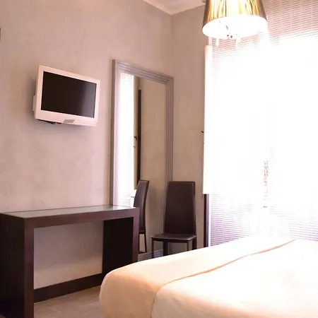 Tiburtina House 2*