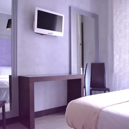 Tiburtina House Guest house 2*