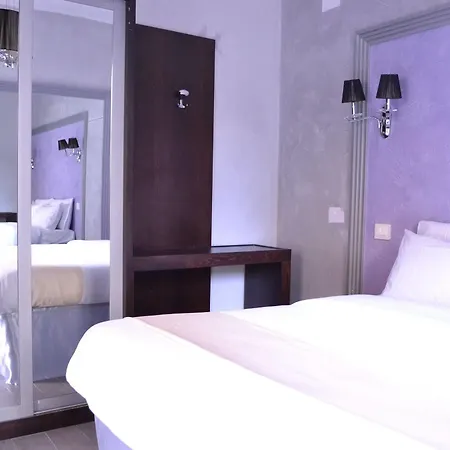 Tiburtina House 2*