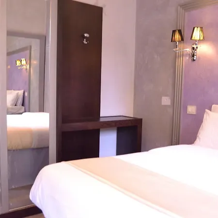 Tiburtina House 2*
