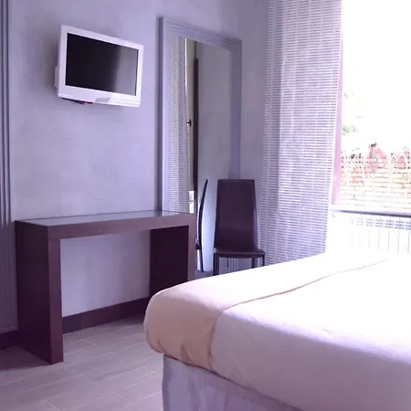 Tiburtina House 2*