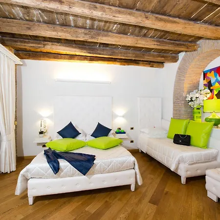 Domus Spagna Capo Le Case Bed & Breakfast