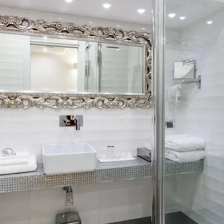 Bed & Breakfast Domus Spagna Capo Le Case 3*