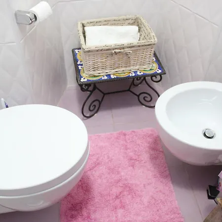 Charming House Bed & Breakfast Rome