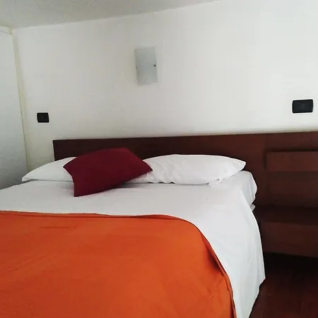 La Casa Di Piero Al Vaticano Bed & Breakfast 2*