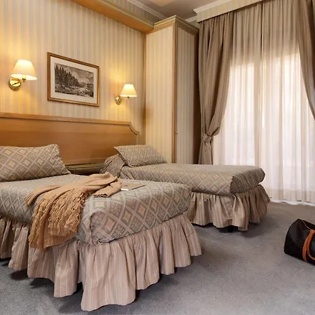 Hotel Aurelia San Pietro 4*