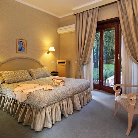 Hotel Aurelia San Pietro 4*