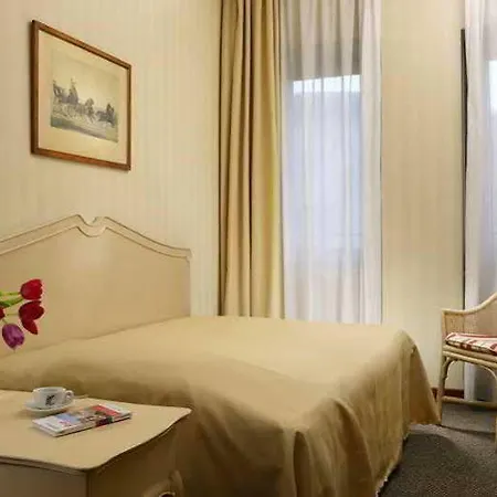 Commodore Hotel 4*