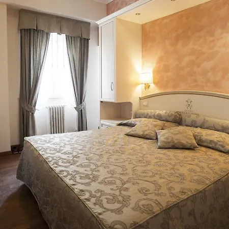 Domus Bocca Di Leone Pensjonat 3*