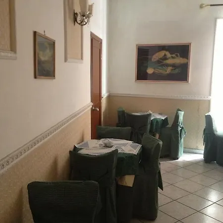 Repubblica מלון 3*