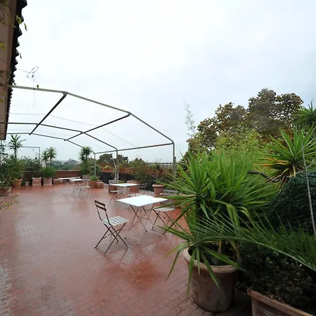 Roof Garden Zaccardi 2* רומא