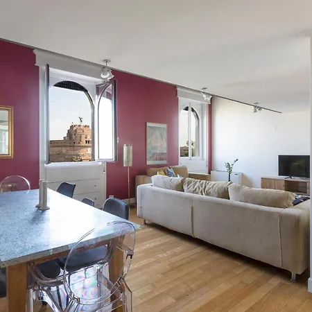 Six-bedroom On Lungotevere Degli Altoviti Apt 19 Aparthotel