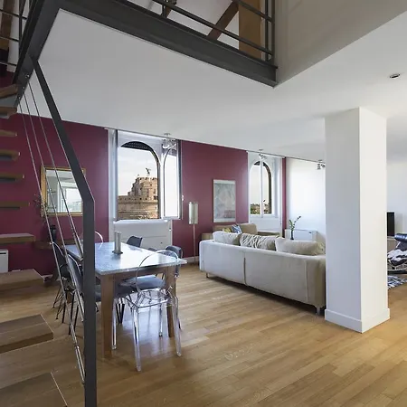 Six-bedroom On Lungotevere Degli Altoviti Apt 19 Aparthotel